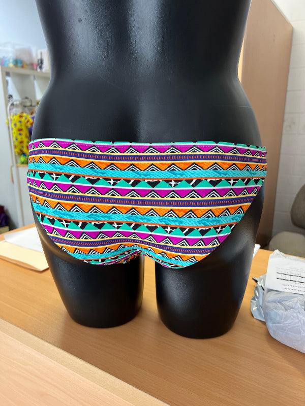 Heaven Hipster Briefs Bright geometric textured print
